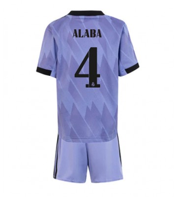Real Madrid David Alaba #4 Bortedraktsett Barn 2022-23 Kortermet (+ Korte bukser)
